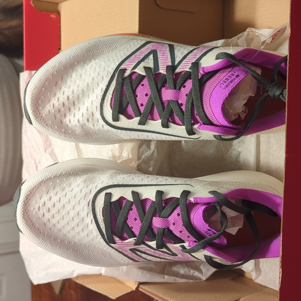 New balance fuel cell rebel Size 7.5. Wide